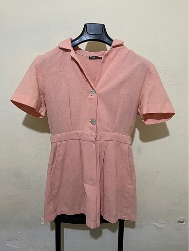 Pembe kısa tulum