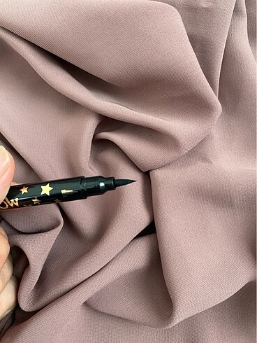 Diğer Mov eyeliner