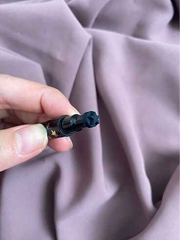  Beden Mov eyeliner