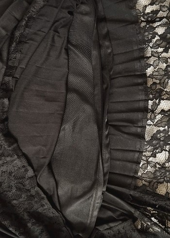 Dantel Detaylı Siyah Uzun Piliseli Etek - Görsel 4