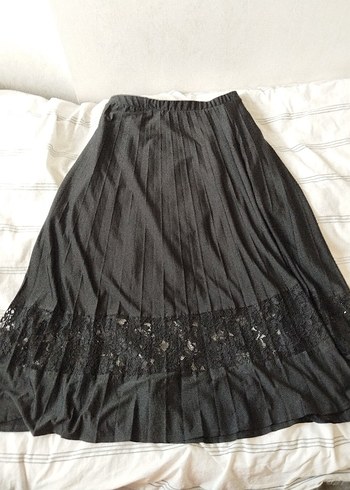 Dantel Detaylı Siyah Uzun Piliseli Etek - Görsel 2