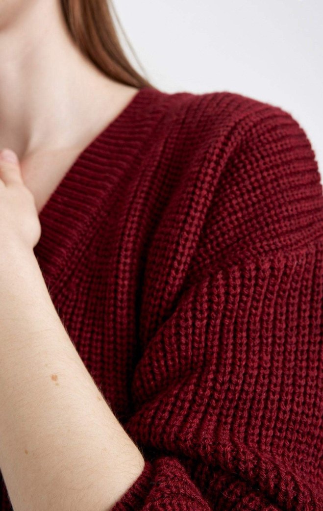 Bordo V Yaka Örgü Salaş Kadın Kazak - Görsel 4