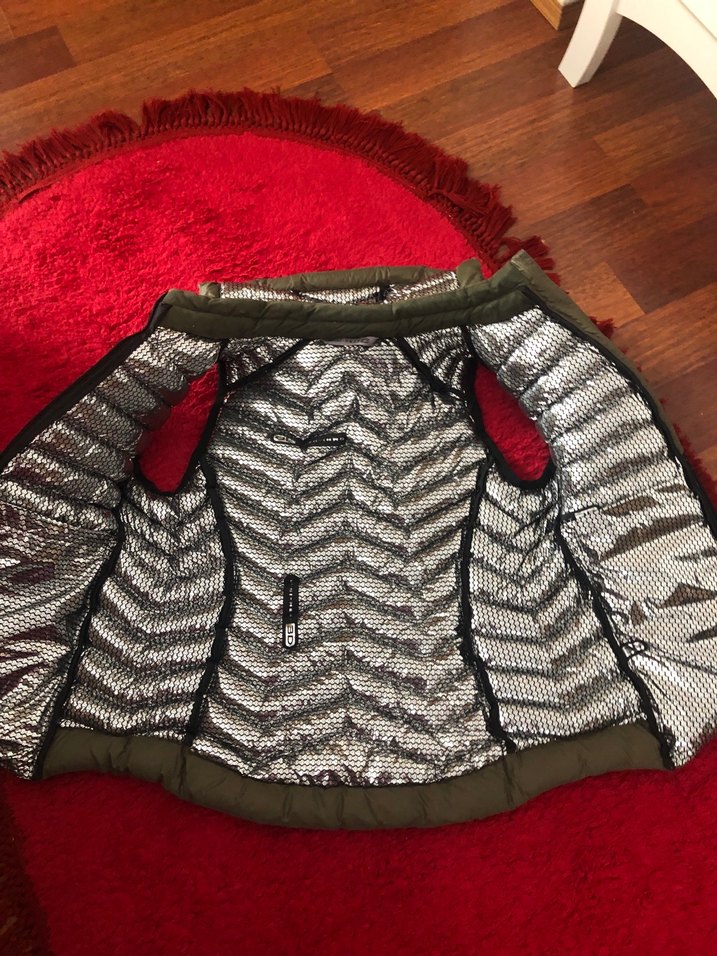 Fermuarlı, Yüksek Yakalı Kadın Şişme Yelek - Görsel 3