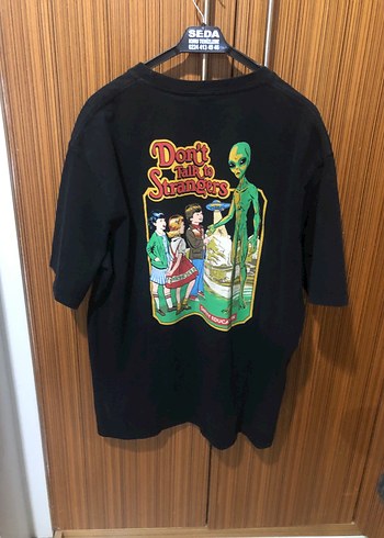 Erkek Siyah Rahat Kesim Baskılı Tişört - Görsel 3