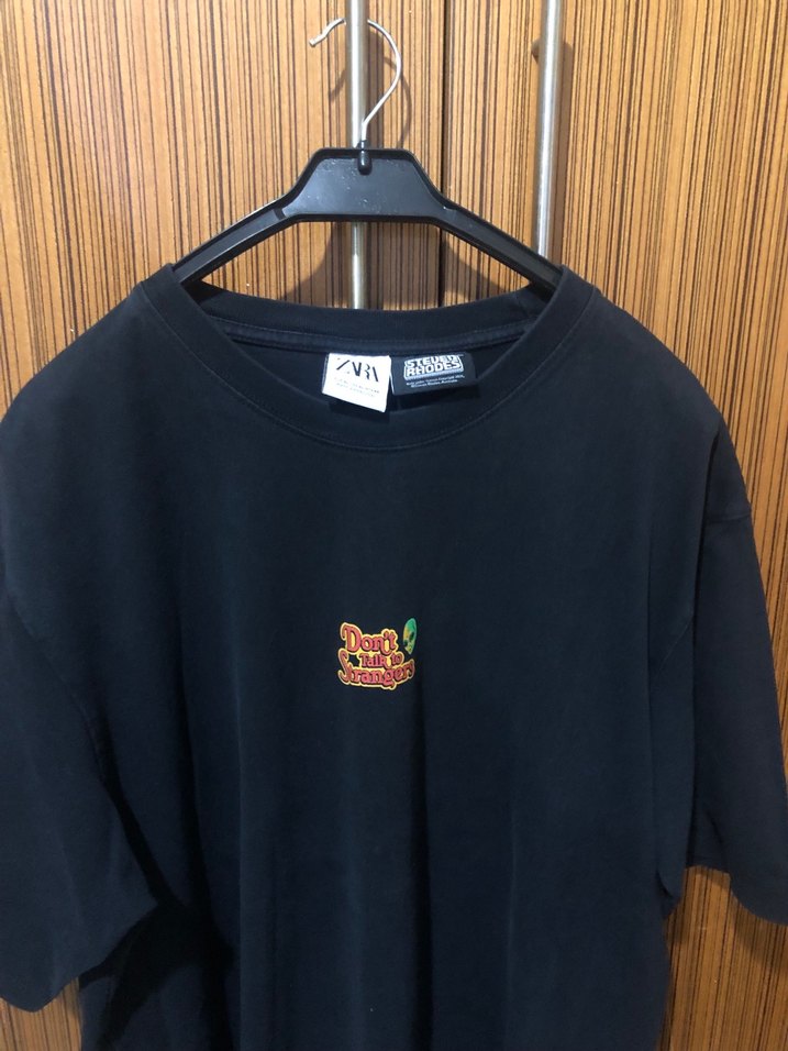 Erkek Siyah Rahat Kesim Baskılı Tişört - Görsel 2