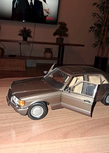 Beden Kahverengi Diecast Norev marka 1:18 model araba