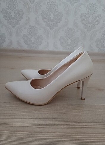 Bej/Krem deri ince topuklu stiletto ayakkabı