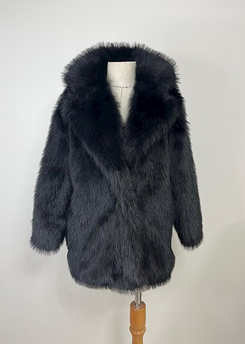 Siyah Kürk Detaylı Midi Kadın Peluş Ceket