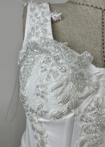 Dantel Detaylı Beyaz Uzun Abiye Elbise - Görsel 3