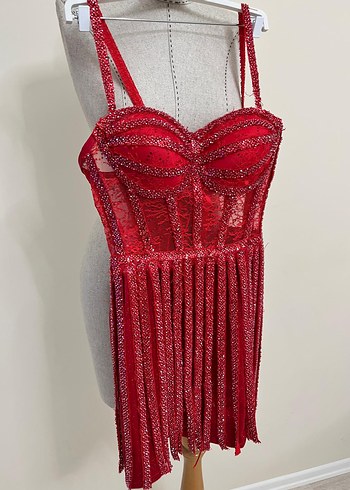 Kırmızı İşlemeli kına gecesi elbisesi - Görsel 3