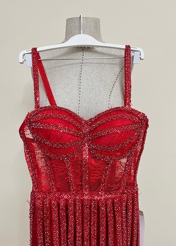 Kırmızı İşlemeli kına gecesi elbisesi - Görsel 4