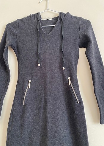 Kapüşonlu Yırtmaçlı Triko Midi Elbise - Görsel 3