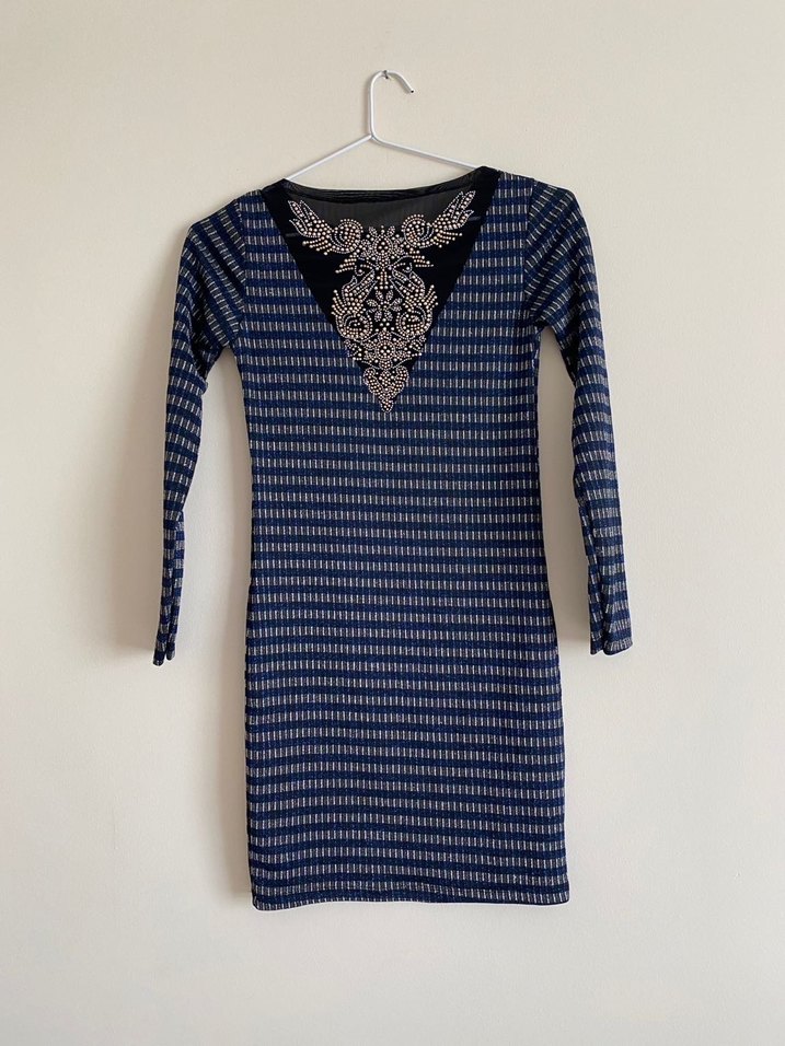 Dekolteli Taş Baskılı Simli Mini Elbise - Görsel 3