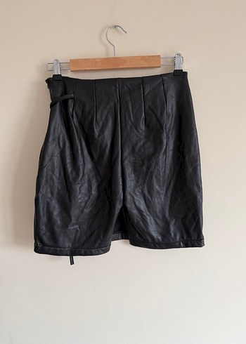 İçi Peluş Bağlama Detaylı Deri Şort Etek - Görsel 5