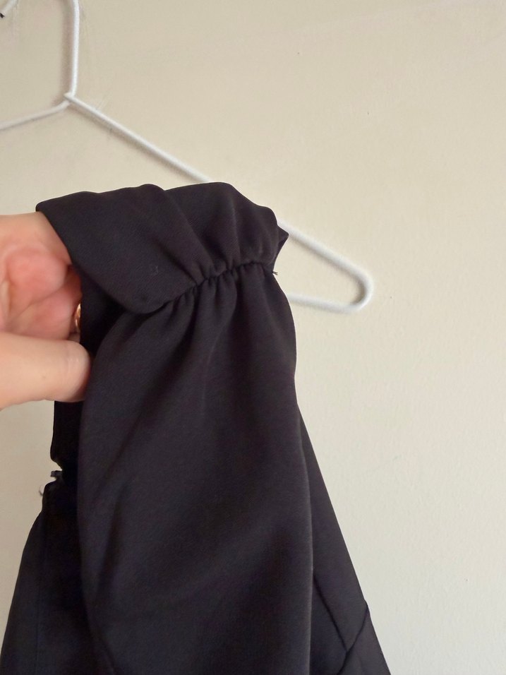 Kruvaze Yaka Omuzları Büzgülü Mini Elbise - Görsel 5