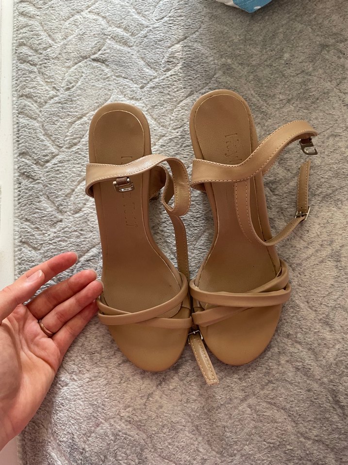 Topuklu Ayakkabı Bantlı - Görsel 3