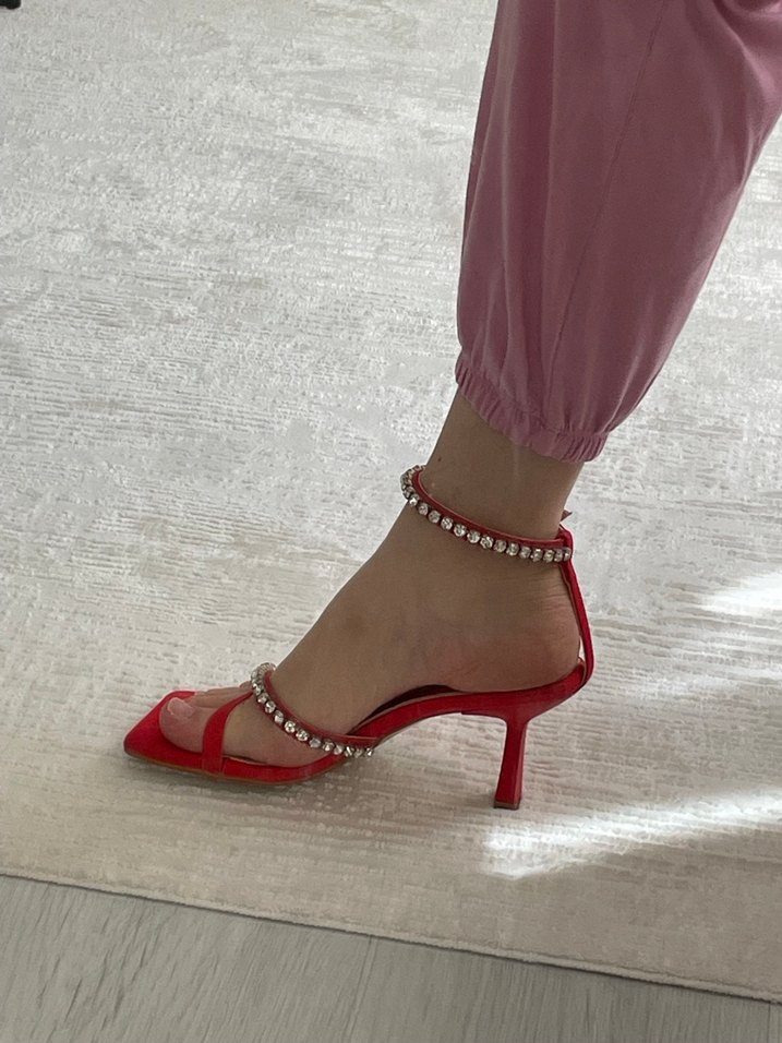 Kırmızı Taşlı Topuklu Ayakkabı - Görsel 3