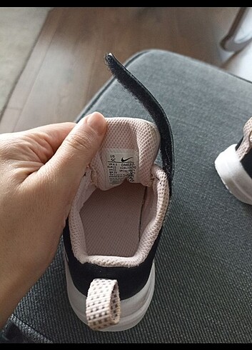21 Beden Nike kız çocuk ayakkabisi