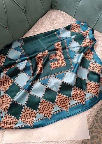 Fendi Çok Renkli Parlak Bohem Kadın Şal - Görsel 2
