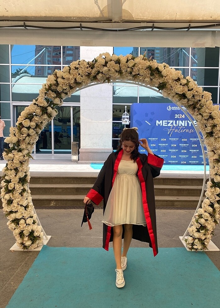 Beyaz Elbise - Görsel 2