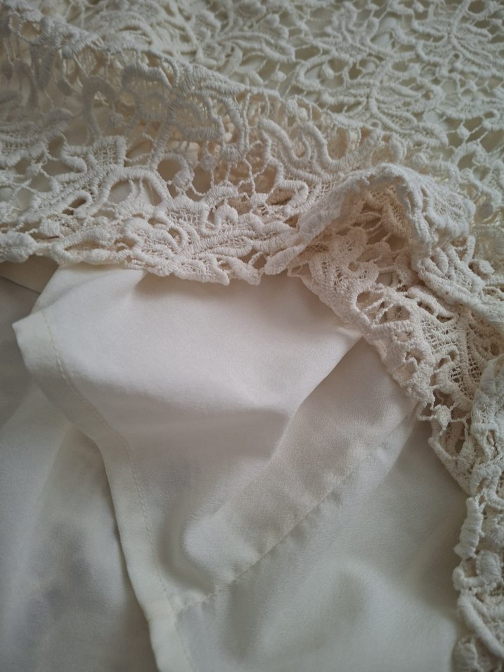 Dantel Detaylı Beyaz Midi Triko Elbise - Görsel 4