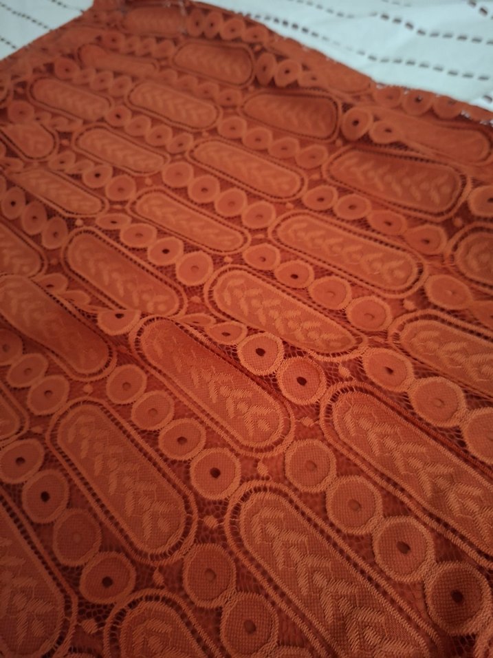 Dantel işlemeli midi boy v yaka elbise - Görsel 3