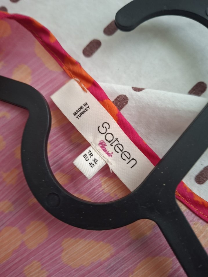 Renkli V Yaka Drapeli Kadın Bluz - Görsel 2