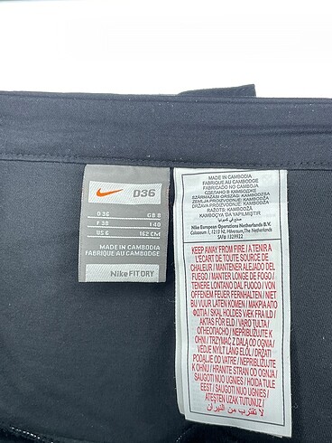38 Beden siyah Renk Nike Mini Şort %70 İndirimli.