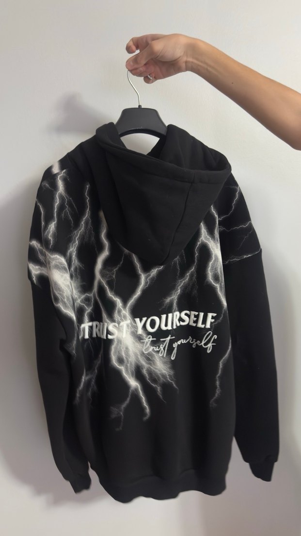 Erkek Siyah Kapüşonlu Baskılı Sweatshirt - Görsel 2