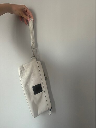 Beyaz deri clutch