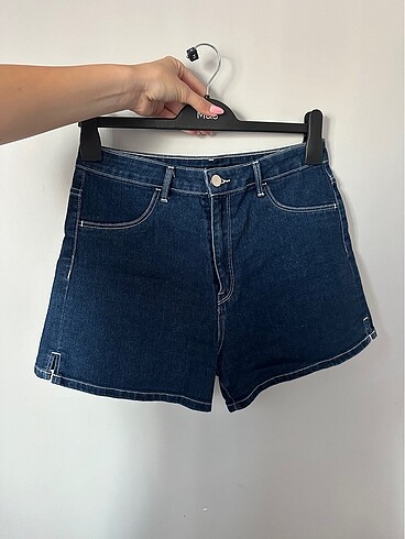H&M sort