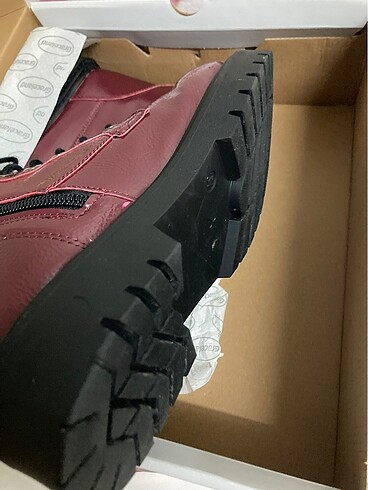 37 Beden Bot bordo