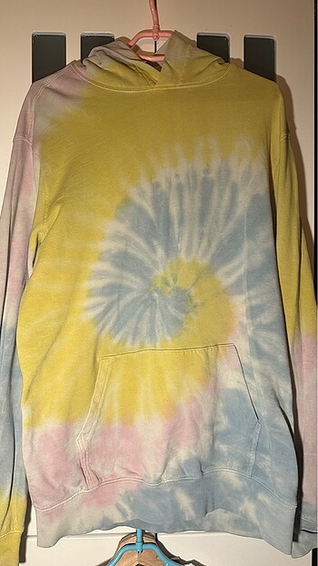 H&M batik sweatshirt