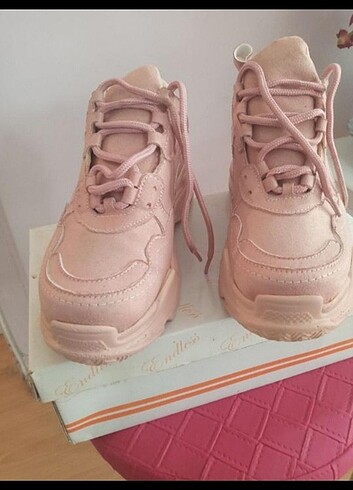 Sneaker