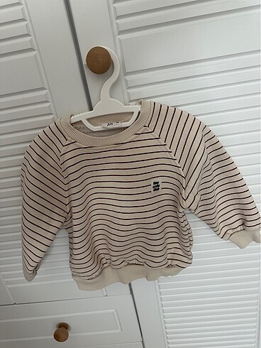 Zara sweatshirt