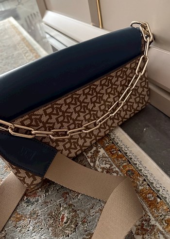 DKNY Lacivert Deri Kadın Çapraz Çanta - Görsel 6