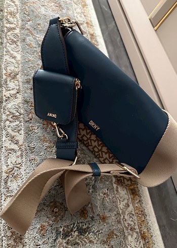 DKNY Lacivert Deri Kadın Çapraz Çanta - Görsel 3