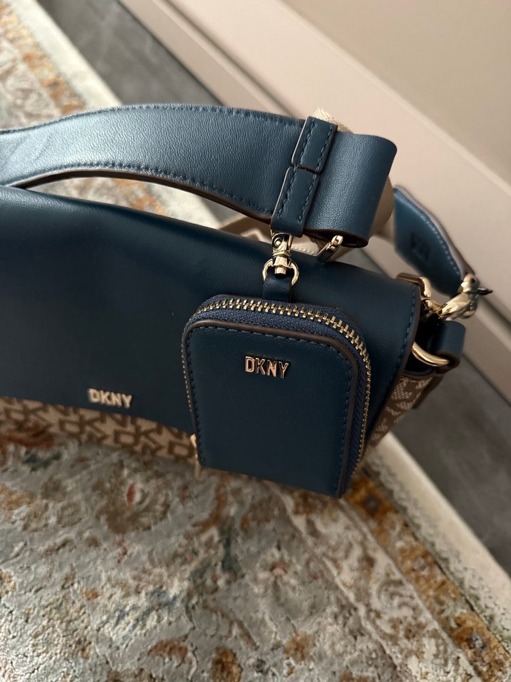 DKNY Lacivert Deri Kadın Çapraz Çanta - Görsel 2