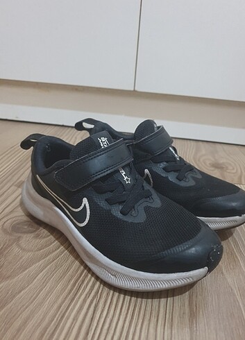 28 Beden Nike erkek çocuk spor ayakkabı 28.5 numara