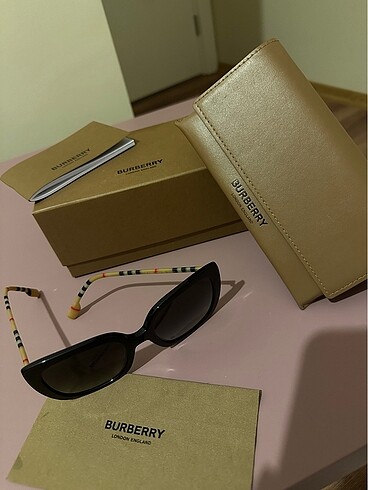 Burberry Güneş Gözlüğü