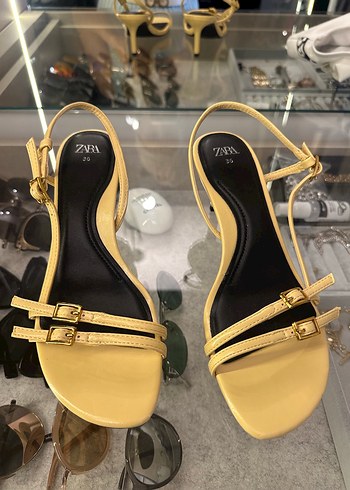 Zara Sarı Sandalet