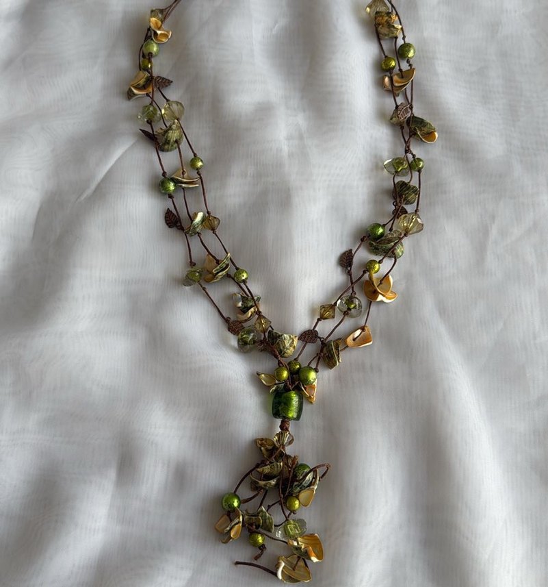 El yapımı yeşil kolye - Görsel 2