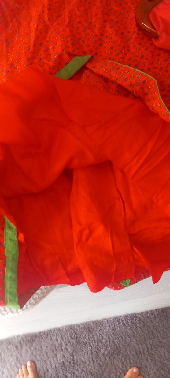 Kırmızı desenli ithal urun.tam bir vintage. - Görsel 3