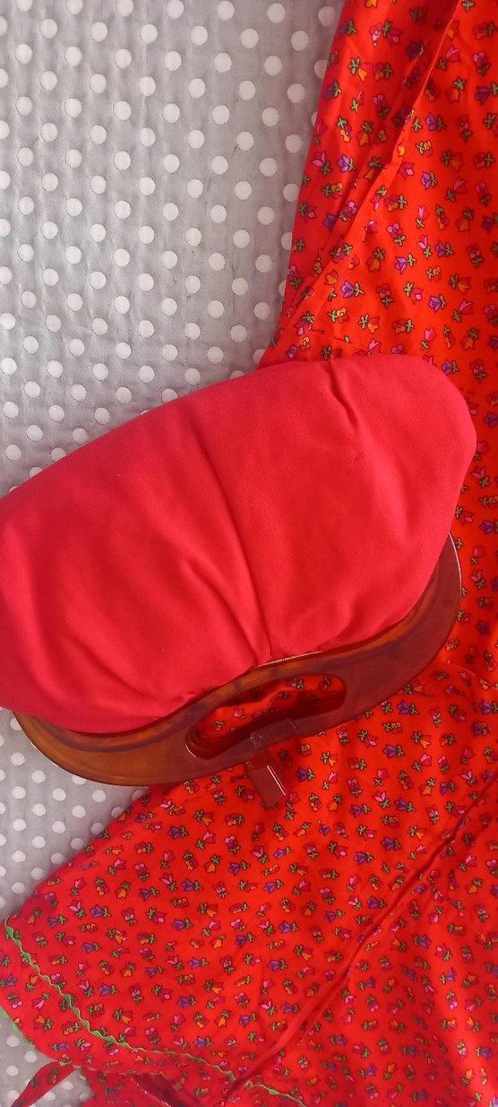 Kırmızı desenli ithal urun.tam bir vintage. - Görsel 5