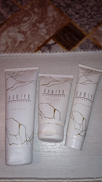 Şampuan, saç maskesi ve keratin kremi