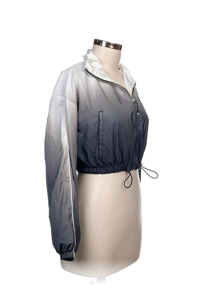 Bershka Spor Dış Giyim %70 İndirimli. - Görsel 2