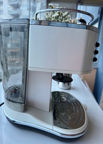 Beyaz DeLonghi Kahve Makinesi - Görsel 2