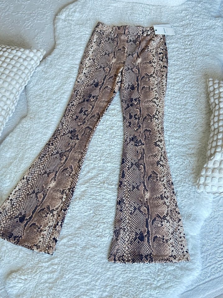 Detaylı Yılan Desenli Kadın İspanyol Paça Pantolon - Görsel 2