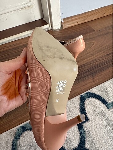 38 Beden Zımbalı stiletto