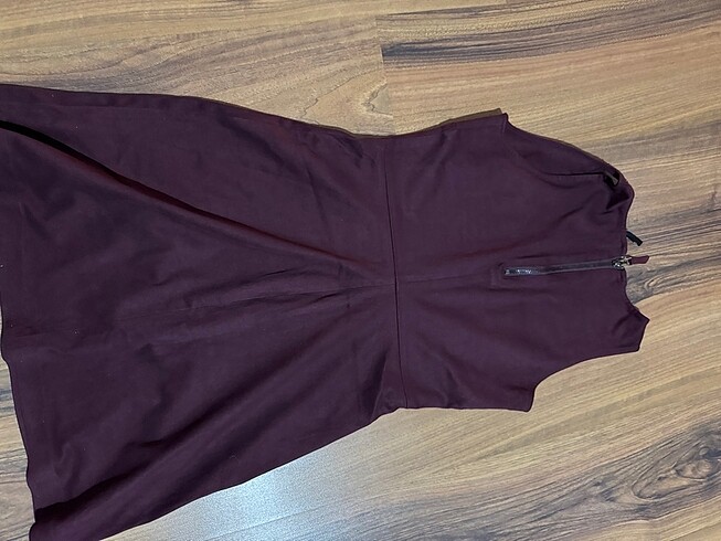 Stradivarius Stradivarius kısa zımbalı süet elbise